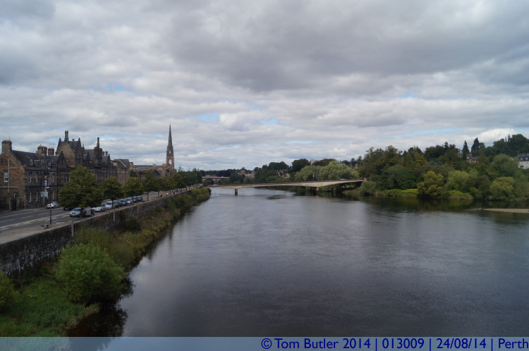 Photo ID: 013009, Looking back to central Perth, Perth, Scotland