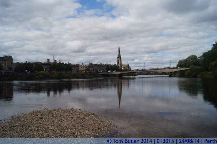 Photo ID: 013015, In the middle of the Tay, Perth, Scotland
