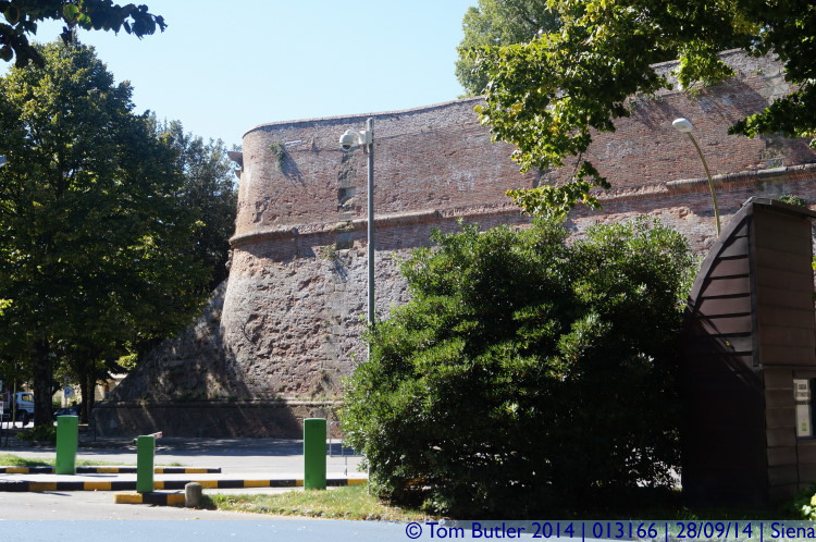 Photo ID: 013166, The fortress walls, Siena, Italy