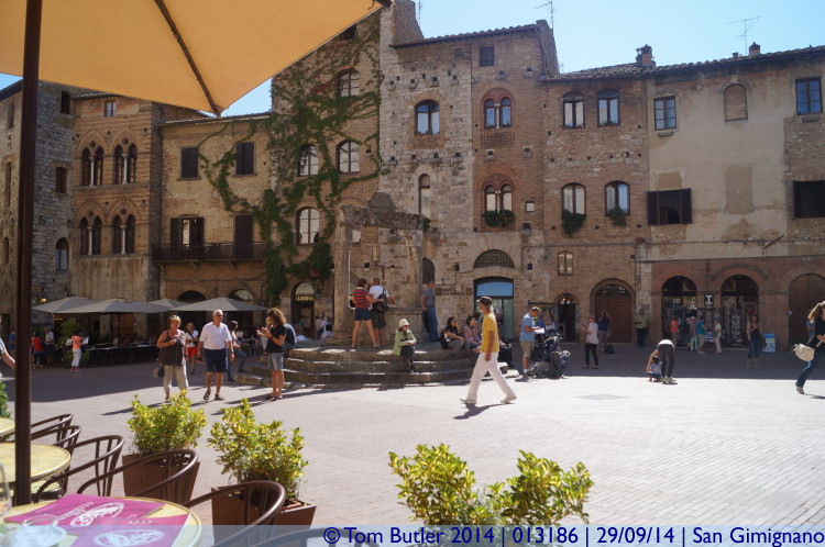 Photo ID: 013186, The town well, San Gimignano, Italy