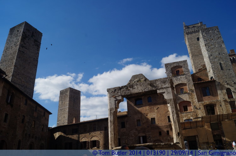 Photo ID: 013190, Towers and well, San Gimignano, Italy