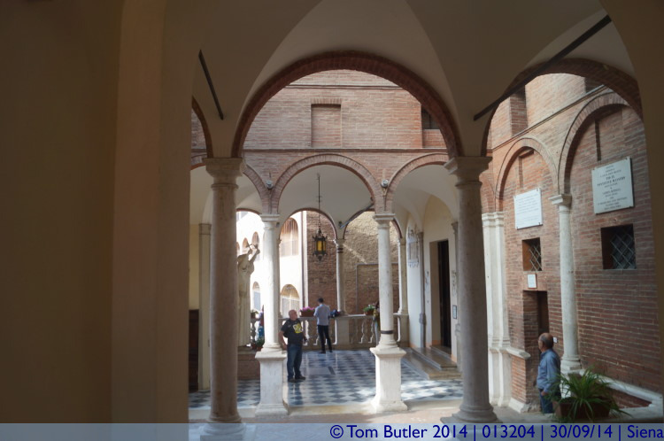 Photo ID: 013204, Inside the Sanctuary, Siena, Italy