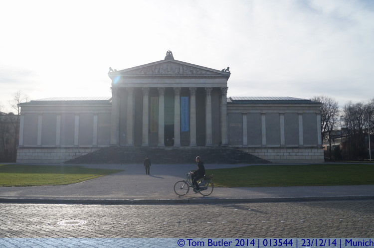 Photo ID: 013544, Front of the Classical Art Museum, Munich, Germany