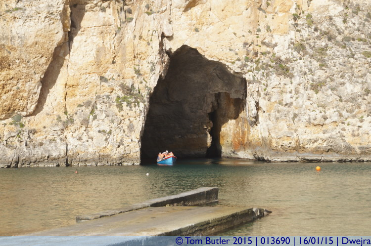Photo ID: 013690, A boat emerges from the tunnel, Dwejra, Malta