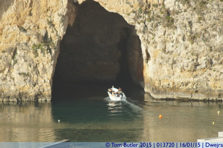 Photo ID: 013720, Entering the tunnel, Dwejra, Malta