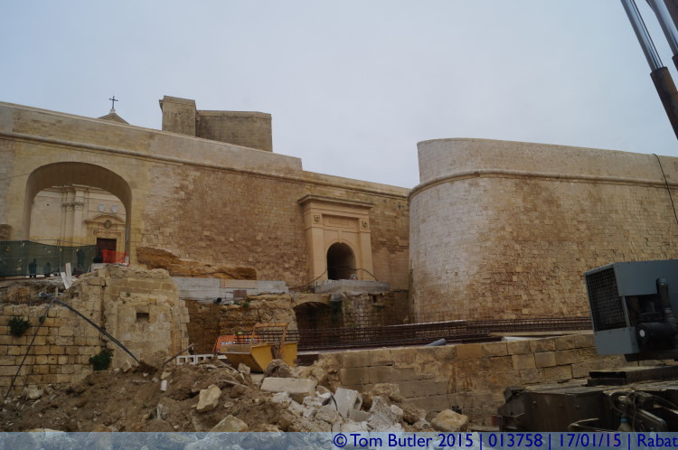 Photo ID: 013758, Approaching the Citadella, Rabat, Malta