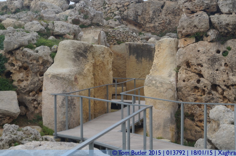 Photo ID: 013792, Entering the second temple, Xaghra, Malta