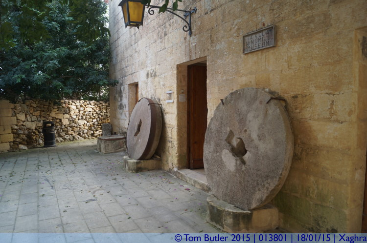 Photo ID: 013801, Grind stones, Xaghra, Malta