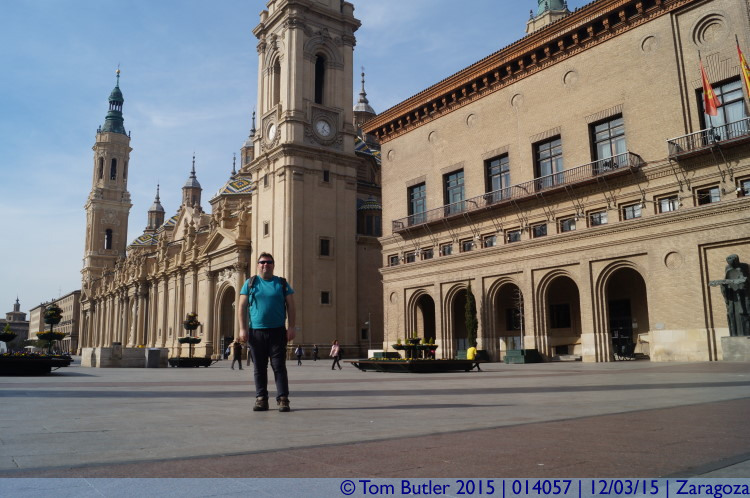 Photo ID: 014057, Standing in Pilar, Zaragoza, Spain