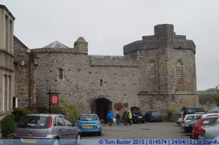 Photo ID: 014574, Cathedral Gatehouse, St Davids, Wales