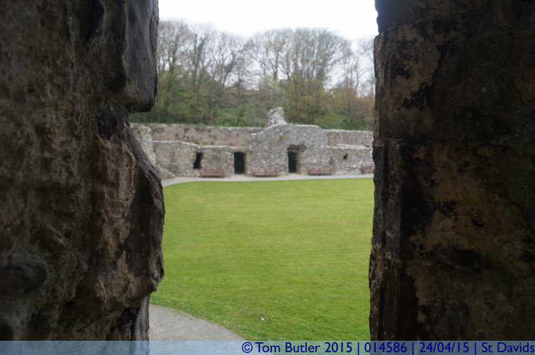 Photo ID: 014586, Palace ruins, St Davids, Wales