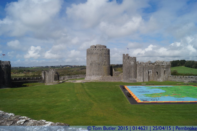 Photo ID: 014621, Castle towers, Pembroke, Wales