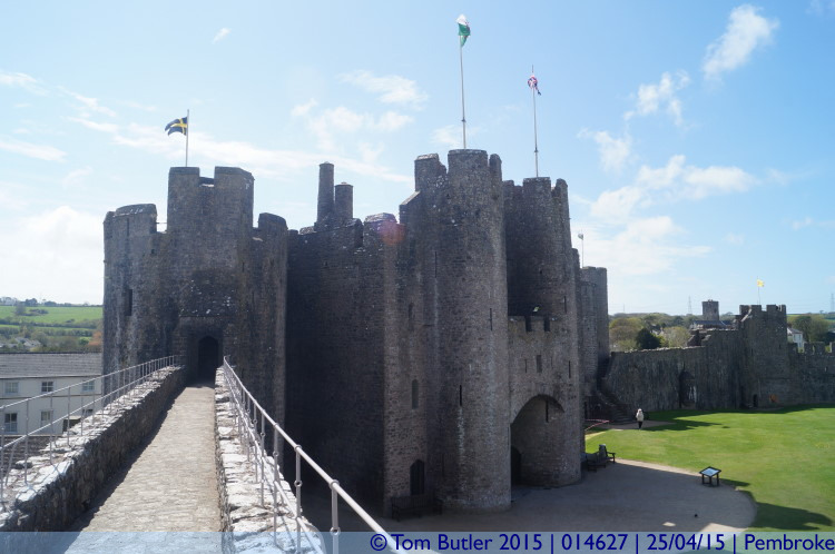 Photo ID: 014627, Gatehouse, Pembroke, Wales