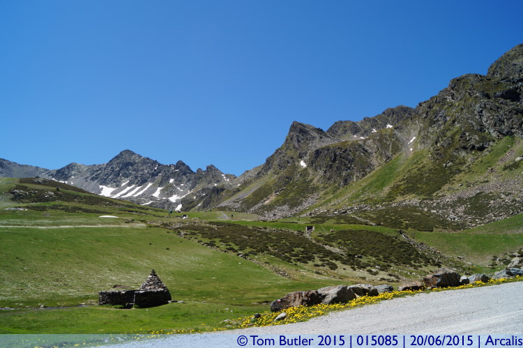 Photo ID: 015085, Hut and mountains, Arcalis, Andorra