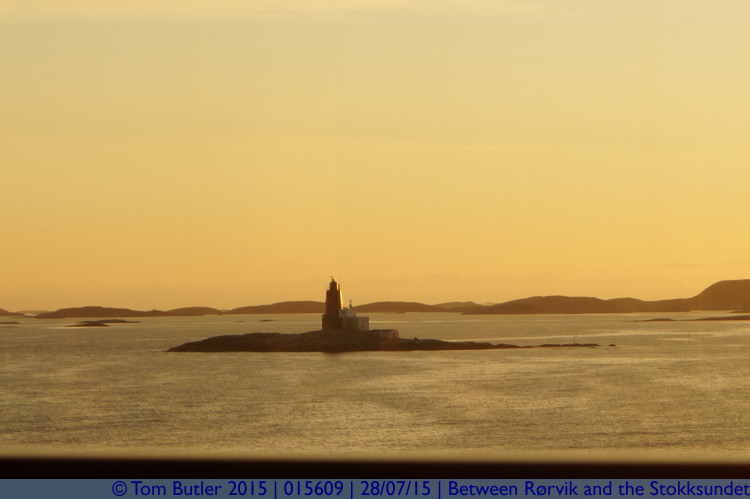 Photo ID: 015609, Lighthouse at sunset, Between Rrvik and the Stokksundet, Norway