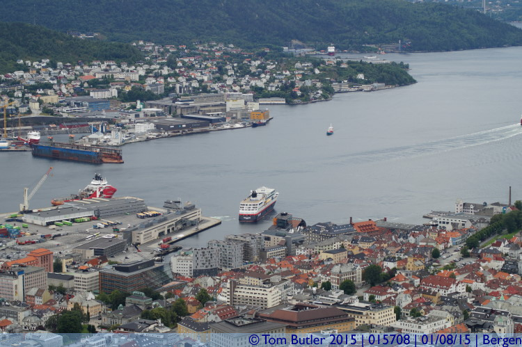 Photo ID: 015708, Warning cruise ship reversing, Bergen, Norway