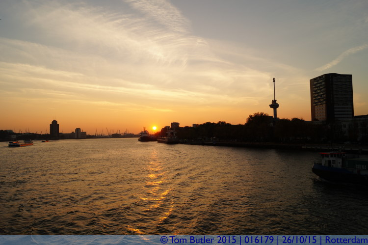 Photo ID: 016179, Sunset over the Maas, Rotterdam, Netherlands