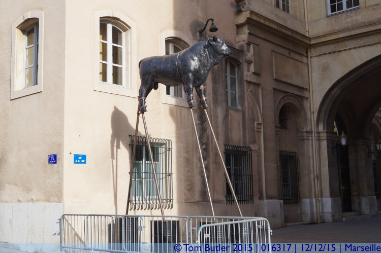 Photo ID: 016317, Cow on stilts, Marseille, France