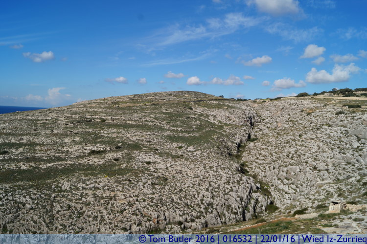 Photo ID: 016532, Limestone cliffs, Wied Iz-Zurrieq, Malta