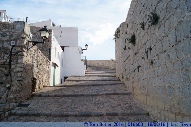 Photo ID: 016600, Climbing the walls, Ibiza Town, Spain