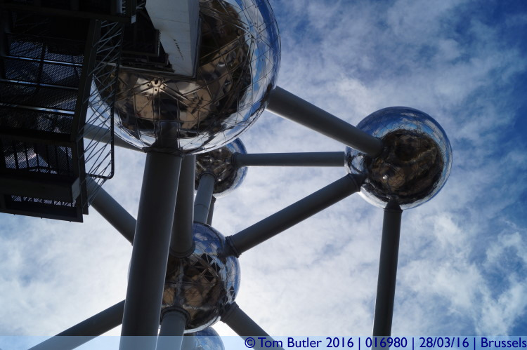 Photo ID: 016980, Under the balls, Brussels, Belgium