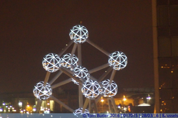 Photo ID: 017015, Illuminated Balls, Brussels, Belgium