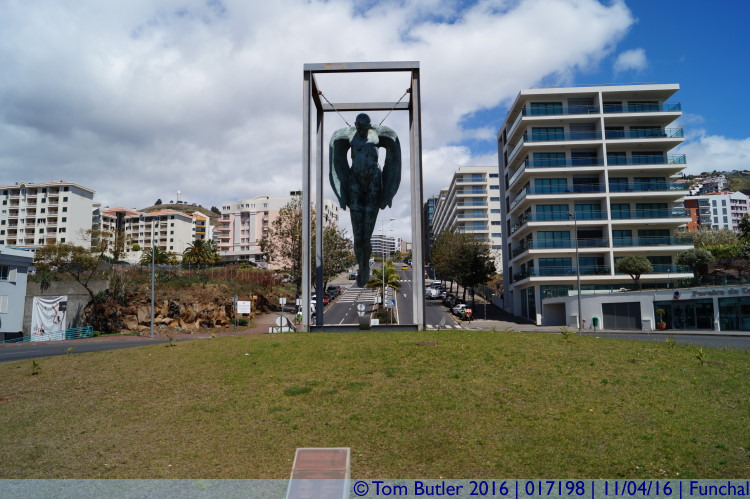 Photo ID: 017198, Angel statue, Funchal, Portugal