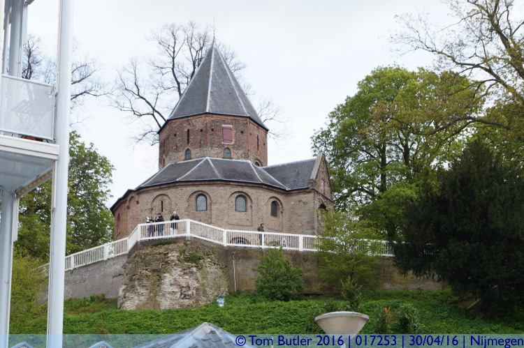 Photo ID: 017253, Looking up to Sint-Nicolaaskapel, Nijmegen, Netherlands