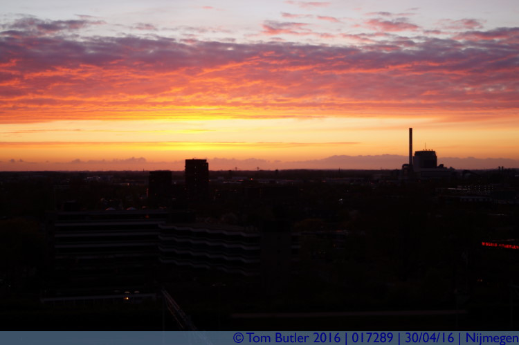 Photo ID: 017289, Sunset over Gelderland, Nijmegen, Netherlands