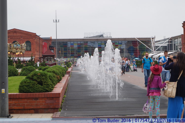 Photo ID: 017547, Fountains in Manufaktura, Lodz, Poland