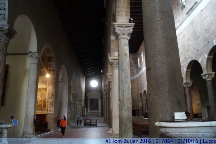 Photo ID: 017864, Inside the Basilica, Lucca, Italy