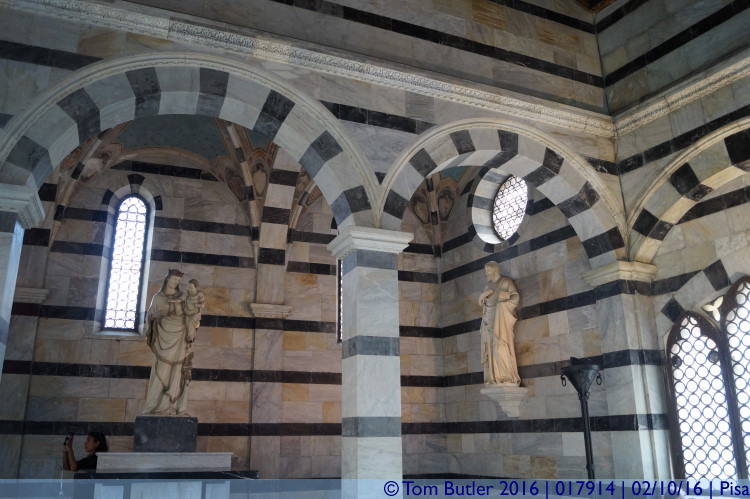 Photo ID: 017914, Inside Santa Maria della Spina, Pisa, Italy