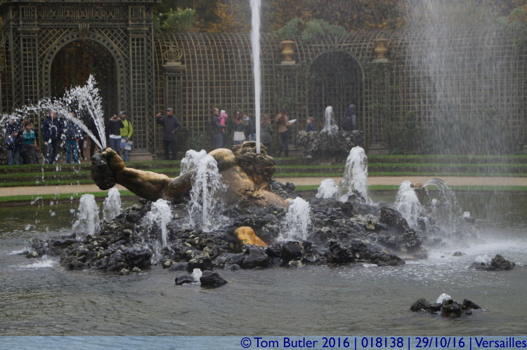 Photo ID: 018138, Powerful fountain, Versailles, France