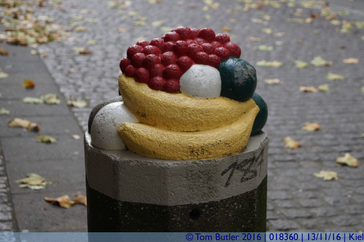 Photo ID: 018360, Fruit Bollards, Kiel, Germany