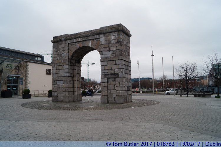 Photo ID: 018762, Docklands Arch, Dublin, Ireland