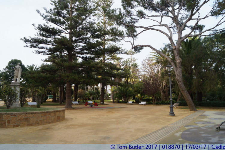 Photo ID: 018870, In the Parque Genovs, Cadiz, Spain