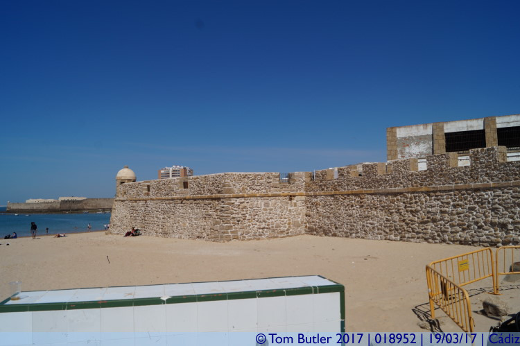 Photo ID: 018952, Fortified beach, Cadiz, Spain