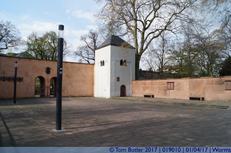 Photo ID: 019010, Behind the Cathedral, Worms, Germany
