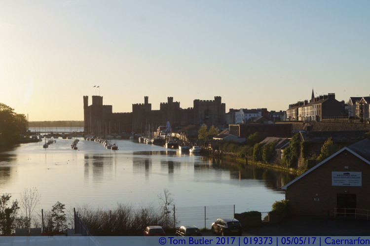 Photo ID: 019373, Castle and river, Caernarfon, Wales