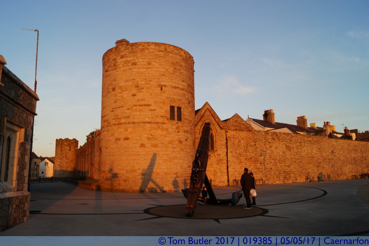 Photo ID: 019385, Walls at sunset, Caernarfon, Wales