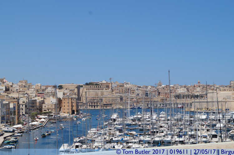 Photo ID: 019611, View over the harbour, Birgu, Malta