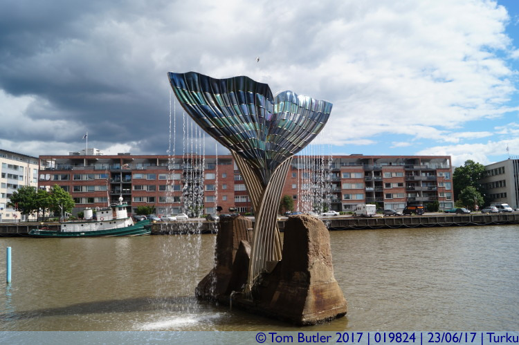 Photo ID: 019824, Whale tail fountain, Turku, Finland