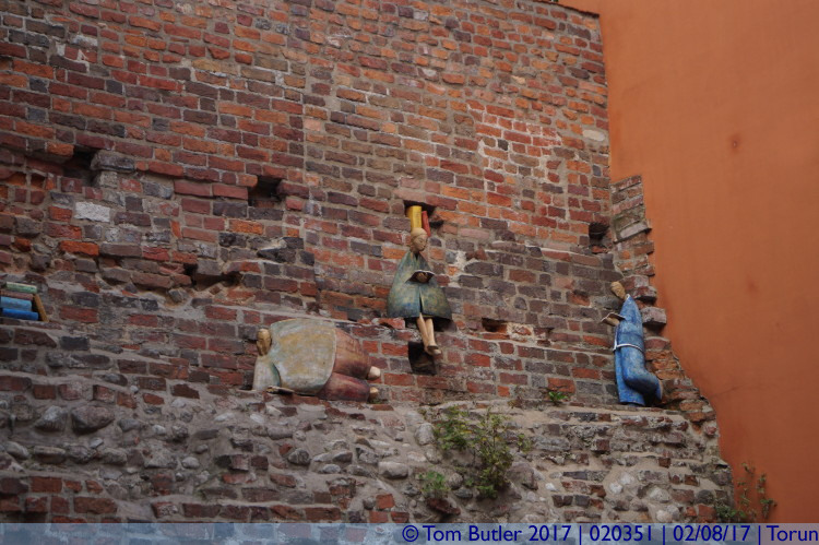 Photo ID: 020351, In the walls, Torun, Poland