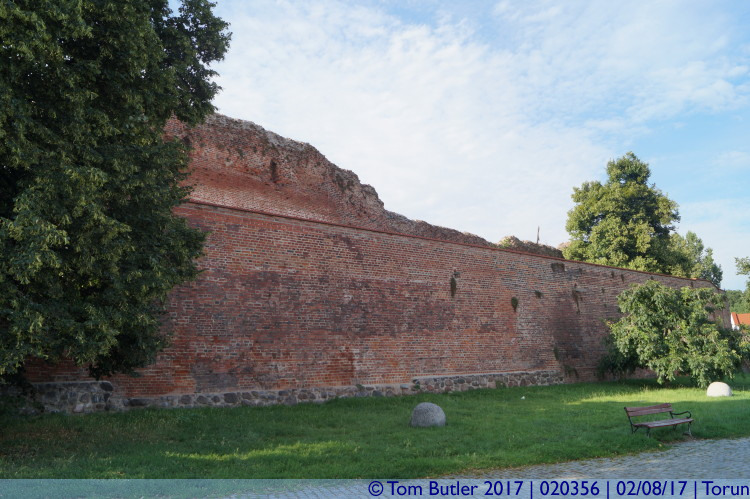 Photo ID: 020356, City Walls, Torun, Poland