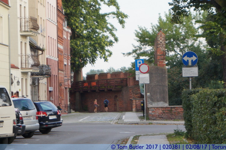 Photo ID: 020381, City Walls, Torun, Poland