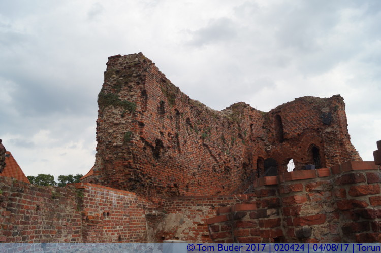Photo ID: 020424, Ruins of the castle, Torun, Poland