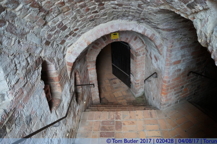 Photo ID: 020428, Into the cellars, Torun, Poland