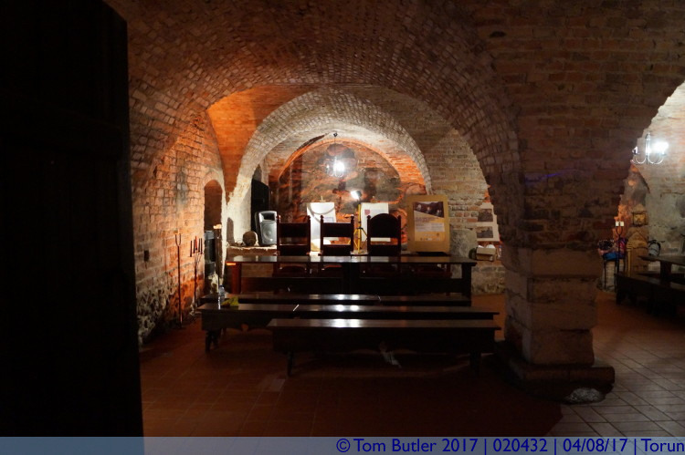Photo ID: 020432, Under the castle, Torun, Poland