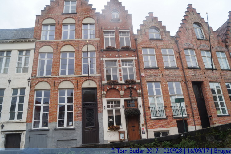 Photo ID: 020928, Thinnest Restaurant, Bruges, Belgium