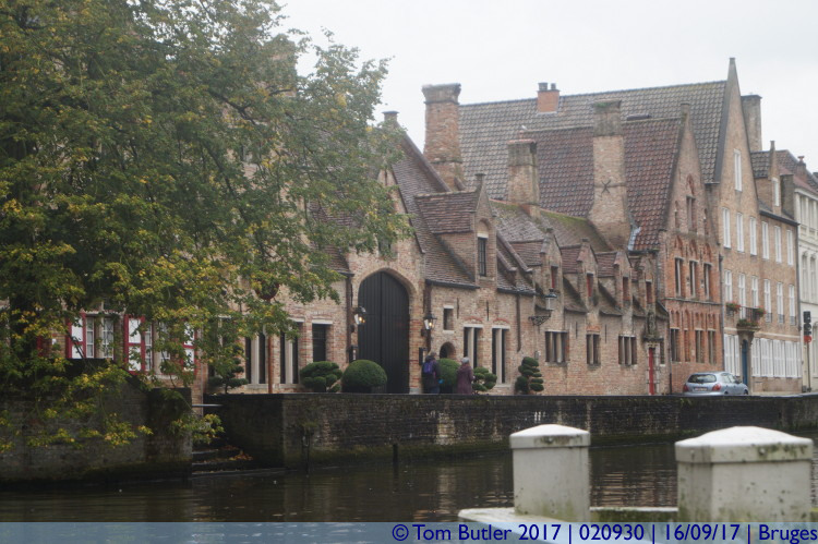 Photo ID: 020930, Pelican Alms-houses, Bruges, Belgium